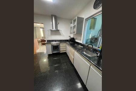 Casa à venda com 180m², 3 quartos e 2 vagas