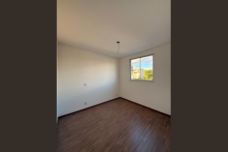 Casa à venda com 2 quartos, 52m² em Santa Rosa, Belo Horizonte