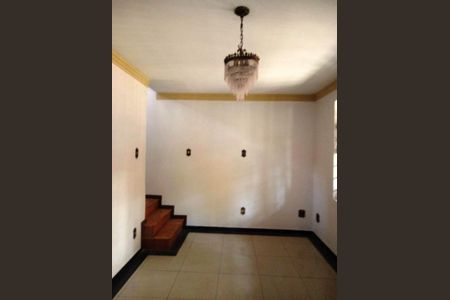 Casa à venda com 3 quartos, 185m² em Indaiá, Belo Horizonte