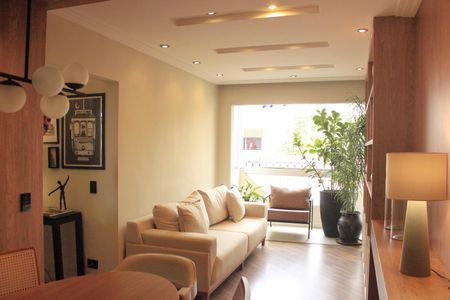 Apartamento para alugar com 74m², 2 quartos e 1 vagaSala