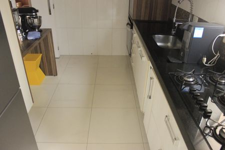 Apartamento para alugar com 74m², 2 quartos e 1 vagaCozinha