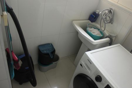 Apartamento para alugar com 74m², 2 quartos e 1 vagaÁrea de Serviço