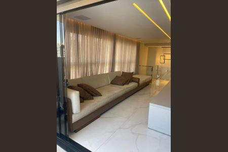 Casa à venda com 202m², 3 quartos e 3 vagas