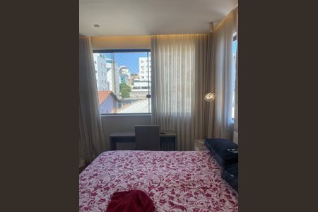 Casa à venda com 202m², 3 quartos e 3 vagas