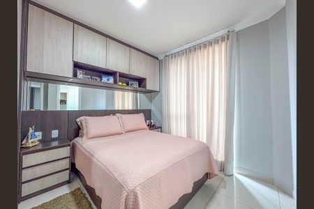 Apartamento à venda com 126m², 4 quartos e 4 vagas Apartamento à venda com 126m², 4 quartos e 4 vagasQuarto 3