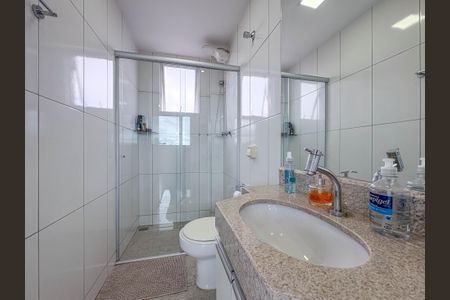 Apartamento à venda com 126m², 4 quartos e 4 vagas Apartamento à venda com 126m², 4 quartos e 4 vagasBanheiro