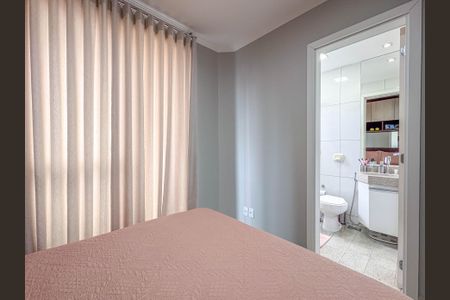 Apartamento à venda com 126m², 4 quartos e 4 vagas Apartamento à venda com 126m², 4 quartos e 4 vagasQuarto 3