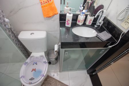 Apartamento à venda com 45m², 2 quartos e 1 vaga Apartamento à venda com 45m², 2 quartos e 1 vagaBanheiro Social
