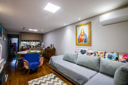 Sala de casa à venda com 3 quartos, 150m² em Vila Scarpelli, Santo André