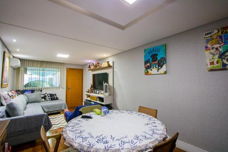 Sala de casa à venda com 3 quartos, 150m² em Vila Scarpelli, Santo André