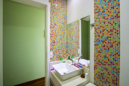 Casa à venda com 150m², 3 quartos e 2 vagasBanheiro social