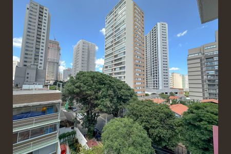 Apartamento à venda com 36m², 2 quartos e sem vaga Apartamento à venda com 36m², 2 quartos e sem vagaVaranda