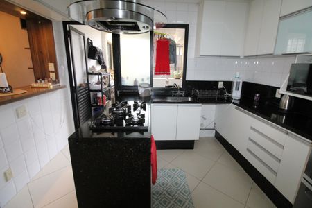 Apartamento para alugar com 153m², 4 quartos e 4 vagasCozinha