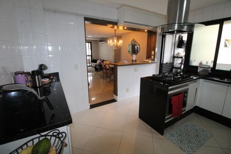 Apartamento para alugar com 153m², 4 quartos e 4 vagasCozinha