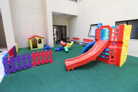 Apartamento para alugar com 153m², 4 quartos e 4 vagasÁrea comum - Playground