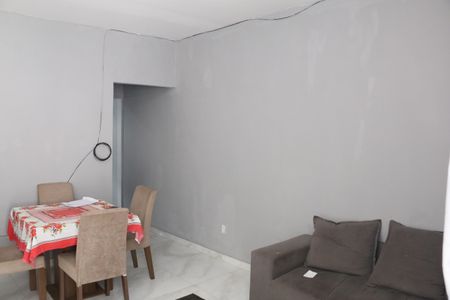 Casa para alugar com 86m², 2 quartos e 1 vagasala