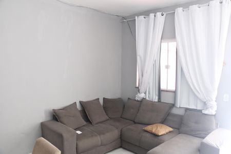 sala de casa para alugar com 2 quartos, 86m² em Comendador Soares, Nova Iguaçu