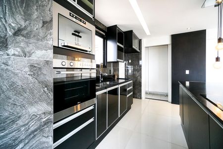 Apartamento à venda com 122m², 2 quartos e 2 vagasCozinha