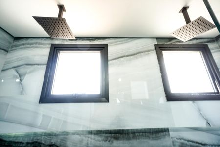 Apartamento à venda com 122m², 2 quartos e 2 vagasChuveiro