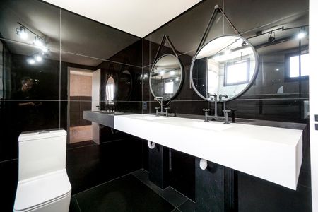 Apartamento à venda com 122m², 2 quartos e 2 vagasBanheiro da suíte 02