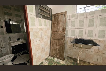 Casa à venda com 200m², 2 quartos e 2 vagas