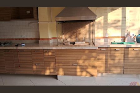 Casa à venda com 5 quartos, 500m² em Vila Amalia (Zona Norte), São Paulo