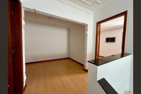 Casa à venda com 5 quartos, 300m² em Vila Albertina, São Paulo