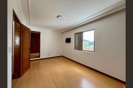 Casa à venda com 5 quartos, 300m² em Vila Albertina, São Paulo