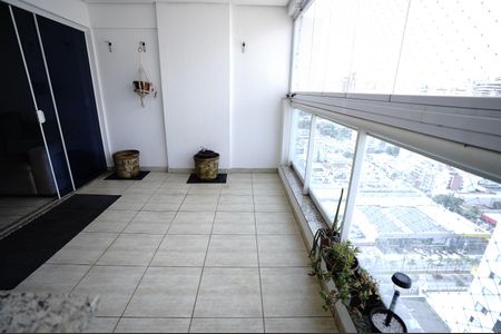 Apartamento para alugar com 107m², 3 quartos e 2 vagas