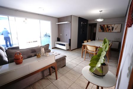 Apartamento para alugar com 107m², 3 quartos e 2 vagas