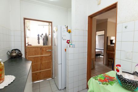 Apartamento à venda com 2 quartos, 47m² em Califórnia, Belo Horizonte