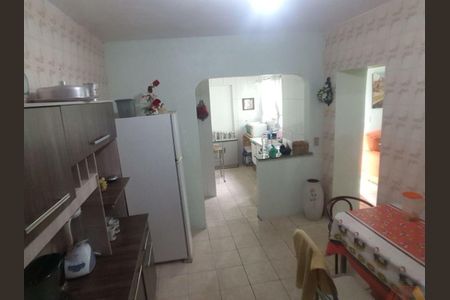 Casa à venda com 6 quartos, 260m² em Penha de França, São Paulo