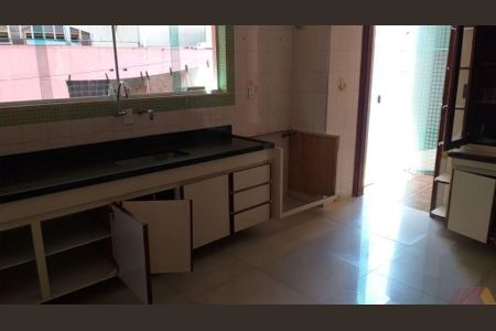 Casa à venda com 3 quartos, 188m² em Vila Mazzei, São Paulo