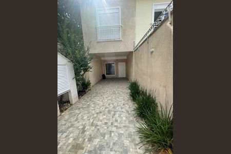 Casa à venda com 3 quartos, 160m² em Vila Romero, São Paulo