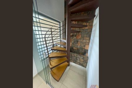Casa à venda com 3 quartos, 160m² em Vila Romero, São Paulo