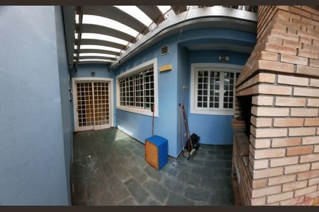 Casa à venda com 3 quartos, 250m² em Vila Paiva, São Paulo