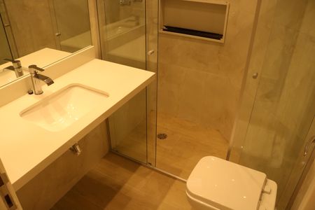 Apartamento à venda com 139m², 4 quartos e 2 vagasBanheiro 1