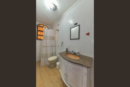 Casa para alugar com 170m², 3 quartos e 2 vagas Casa para alugar com 170m², 3 quartos e 2 vagasEdicula - Banheiro