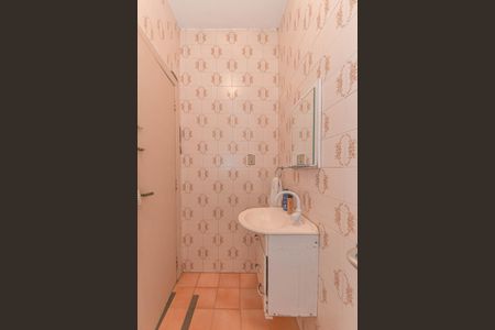 Casa para alugar com 170m², 3 quartos e 2 vagas Casa para alugar com 170m², 3 quartos e 2 vagasBanheiro de Serviço