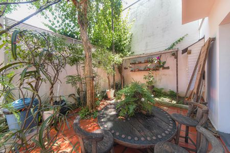 Casa para alugar com 170m², 3 quartos e 2 vagas Casa para alugar com 170m², 3 quartos e 2 vagasGaragem - Quintal