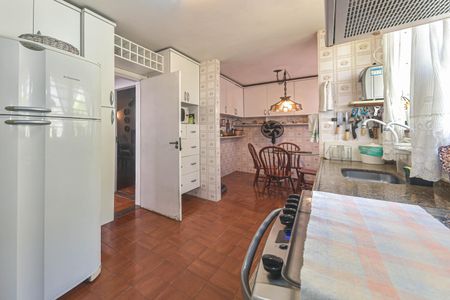 Casa para alugar com 170m², 3 quartos e 2 vagas Casa para alugar com 170m², 3 quartos e 2 vagasCozinha