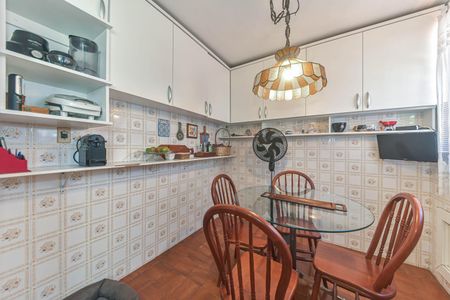 Casa para alugar com 170m², 3 quartos e 2 vagas Casa para alugar com 170m², 3 quartos e 2 vagasCozinha