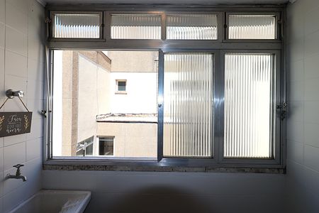 Apartamento à venda com 70m², 2 quartos e 1 vagaÁrea de Serviço