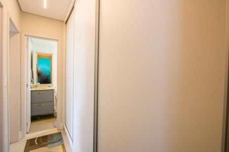 Apartamento à venda com 92m², 2 quartos e 2 vagas Apartamento à venda com 92m², 2 quartos e 2 vagasCorredor