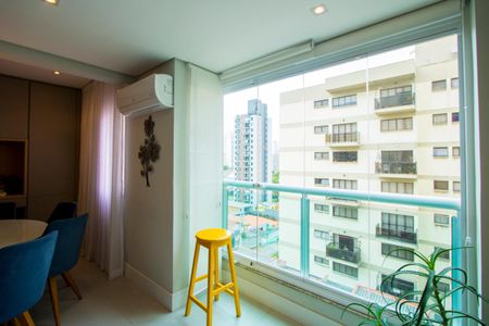 Apartamento à venda com 92m², 2 quartos e 2 vagas Apartamento à venda com 92m², 2 quartos e 2 vagasVaranda gourmet