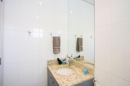 Apartamento à venda com 92m², 2 quartos e 2 vagas Apartamento à venda com 92m², 2 quartos e 2 vagasBanheiro social