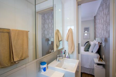 Apartamento à venda com 92m², 2 quartos e 2 vagas Apartamento à venda com 92m², 2 quartos e 2 vagasBanheiro do quarto 1