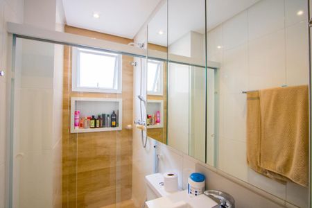 Apartamento à venda com 92m², 2 quartos e 2 vagas Apartamento à venda com 92m², 2 quartos e 2 vagasBanheiro do quarto 1