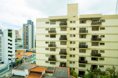 Apartamento à venda com 92m², 2 quartos e 2 vagas Apartamento à venda com 92m², 2 quartos e 2 vagasVista da varanda gourmet