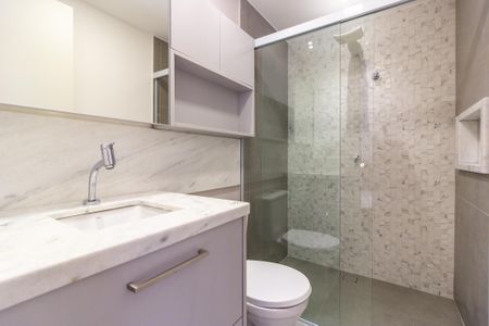 Banheiro de kitnet/studio à venda com 1 quarto, 25m² em Pinheiros, São Paulo